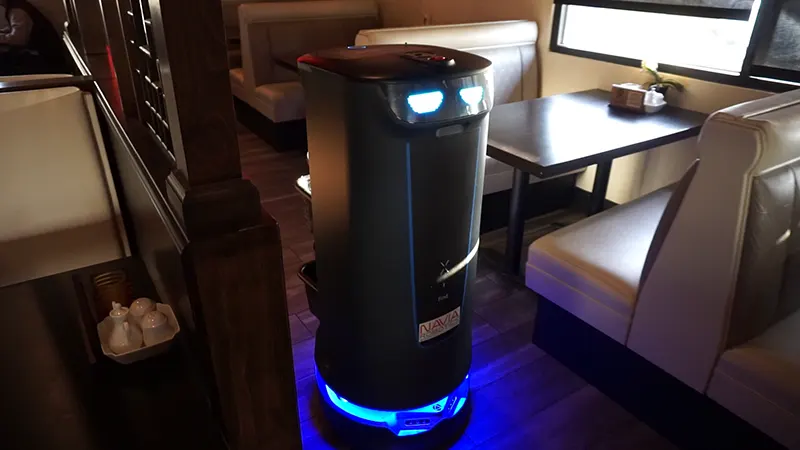 HolaBot Bussing Tables